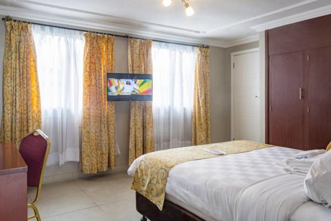 Hotel La Falaise Bonanjo Douala Exterior photo