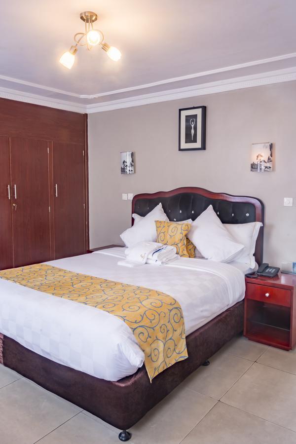 Hotel La Falaise Bonanjo Douala Exterior photo