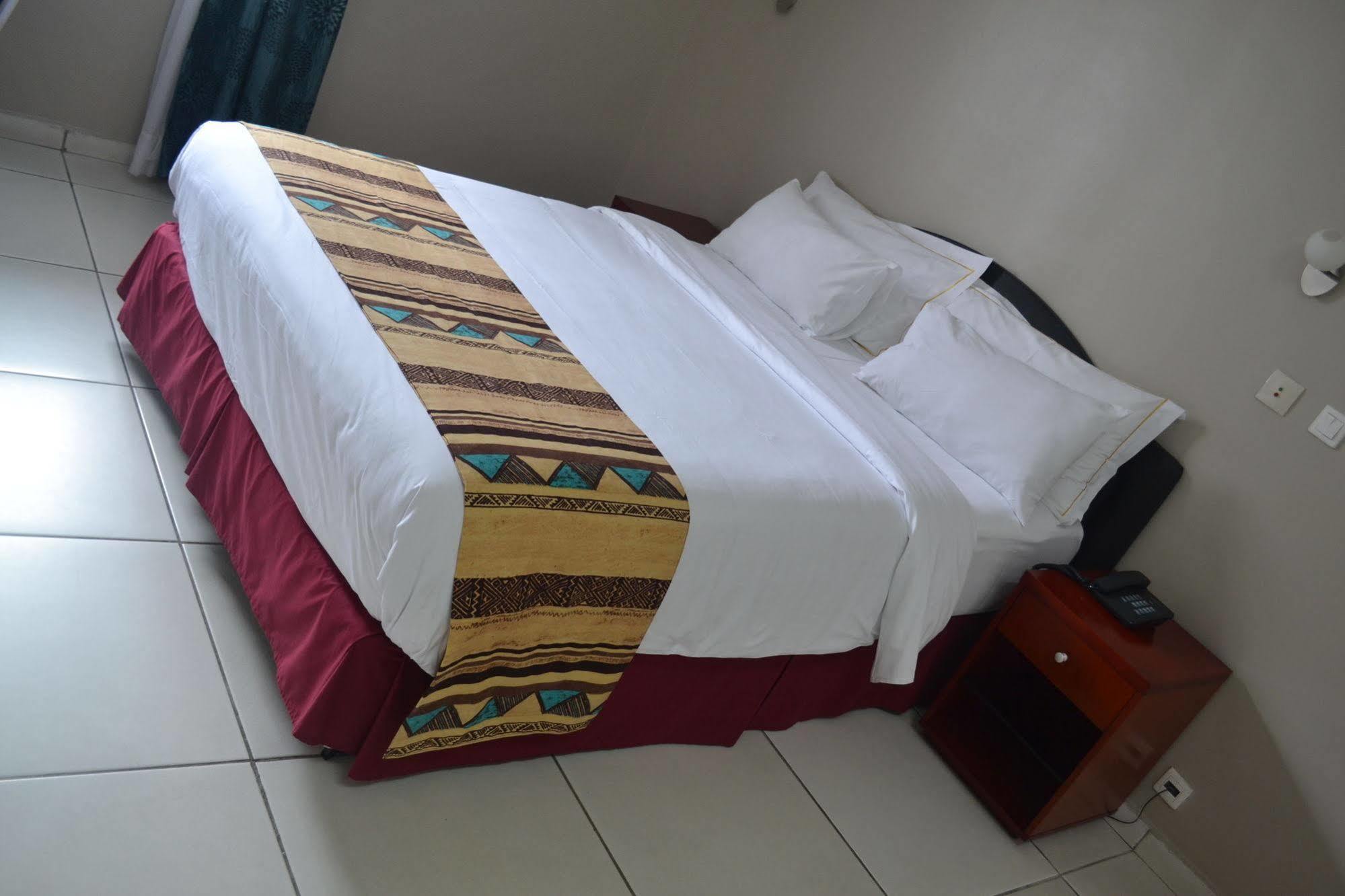 Hotel La Falaise Bonanjo Douala Exterior photo