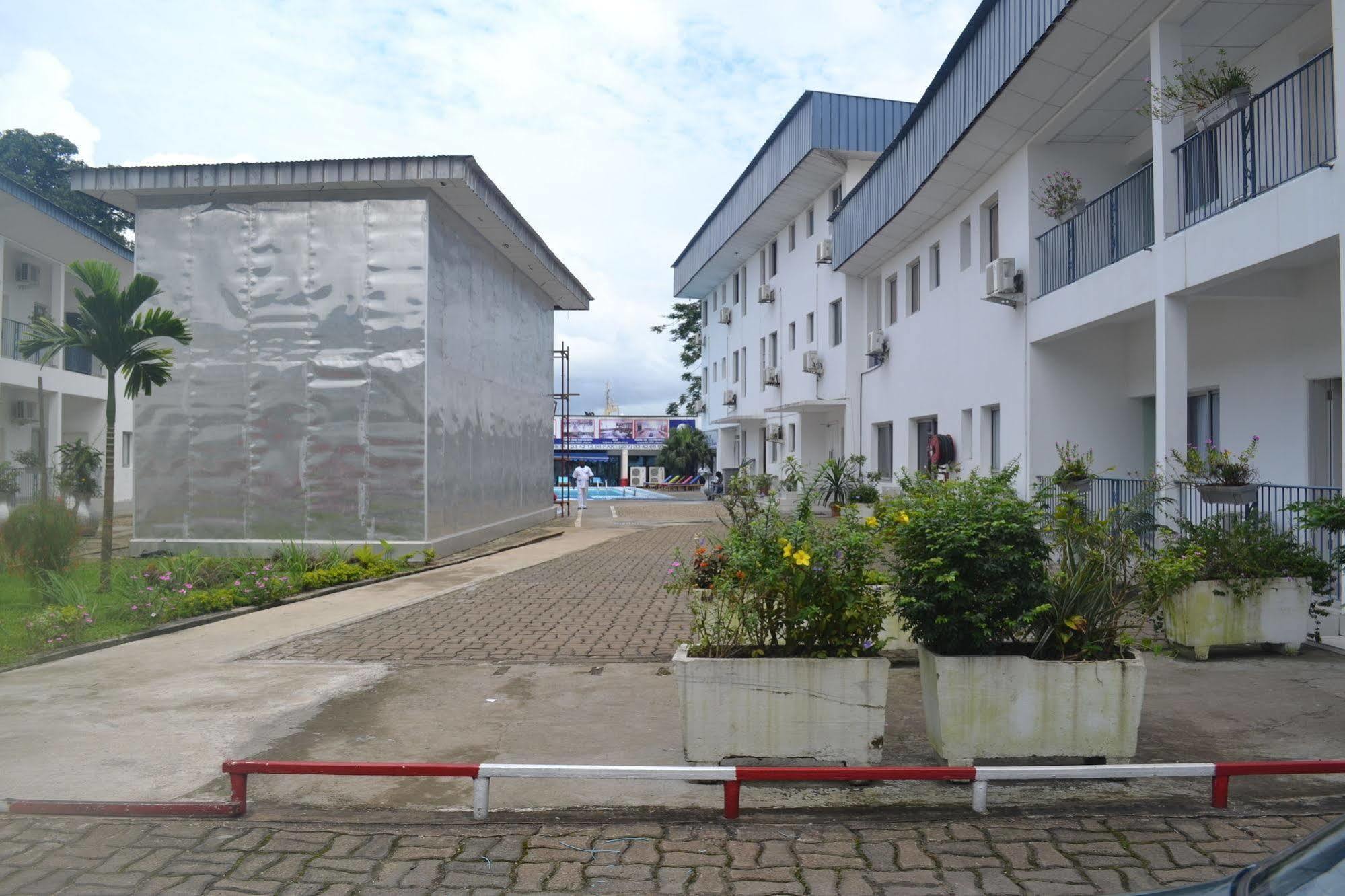 Hotel La Falaise Bonanjo Douala Exterior photo